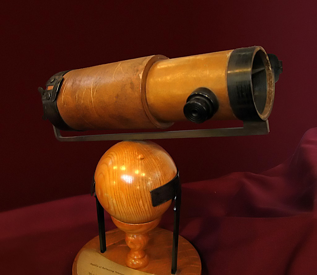 Who made the sales reflecting telescope